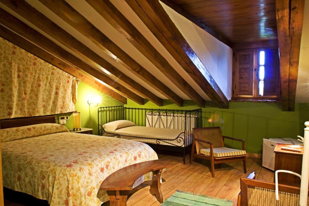 Inn Montero De La Concha Esles